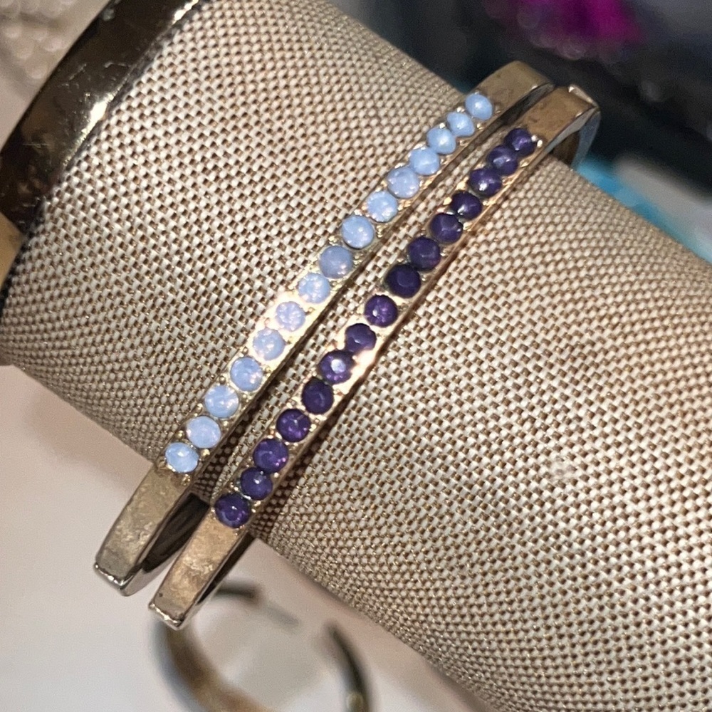 Set of 2 light blue & navy blue jewels on gold tone metal adjustable bracelets​